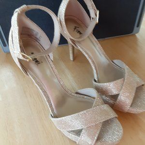 4" spike heel Gold open toe Sandal w Ankle Strap